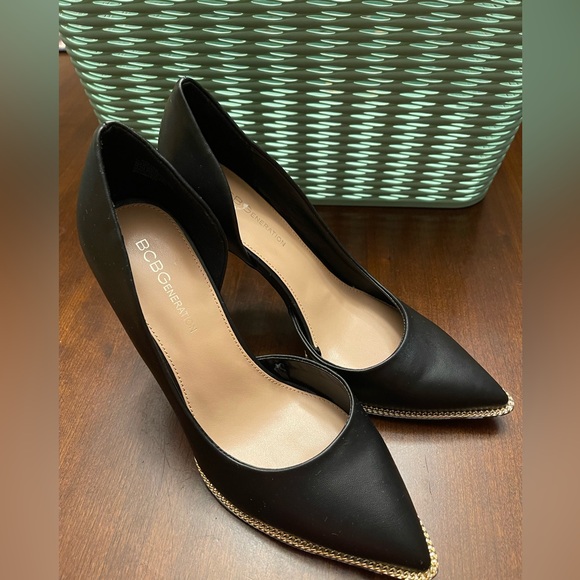 NWOT BCBGeneration
Women's Harnoy Pointed-Toe D'Orsay Pumps - Picture 3 of 10